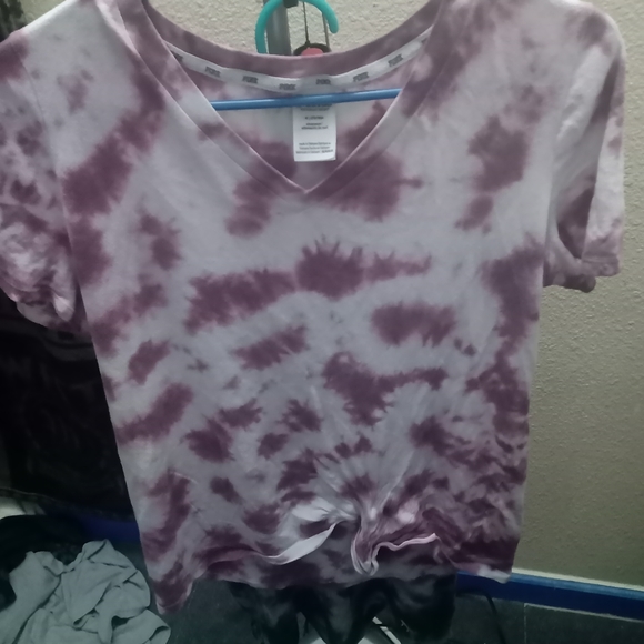 VICTOR'S SECRET PINK SHIRTS - Picture 3 of 4